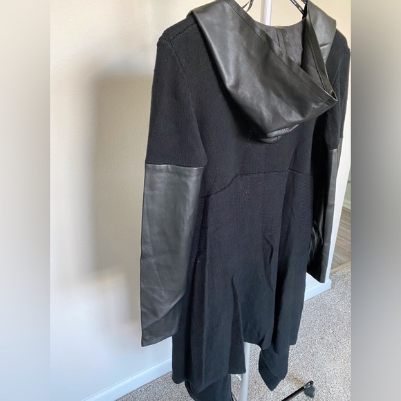 Blank NYC Classic Black Knitwear - Picture 2 of 5